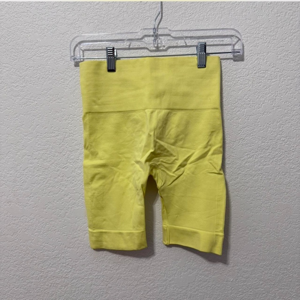 SET Active Yellow biker shorts